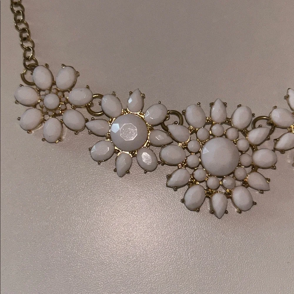 Francesca’s Gold and White Floral Necklace